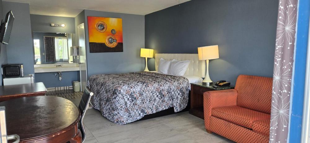 King Room with Sofa Bed - Non-Smoking interior